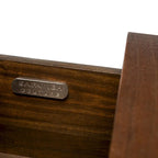 Commode à 3 tiroirs en noyer – Style sculpté géométrique